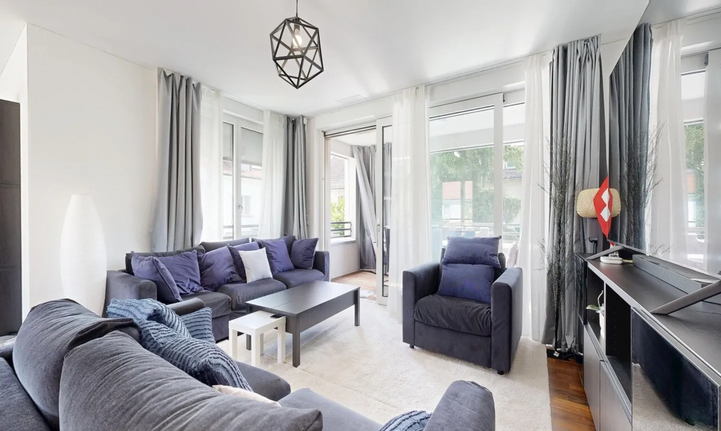 Neuwertige 3.5-Zimmer-Wohnung mit Balkon und Top-Ausstattung - Photo 1 sur 11