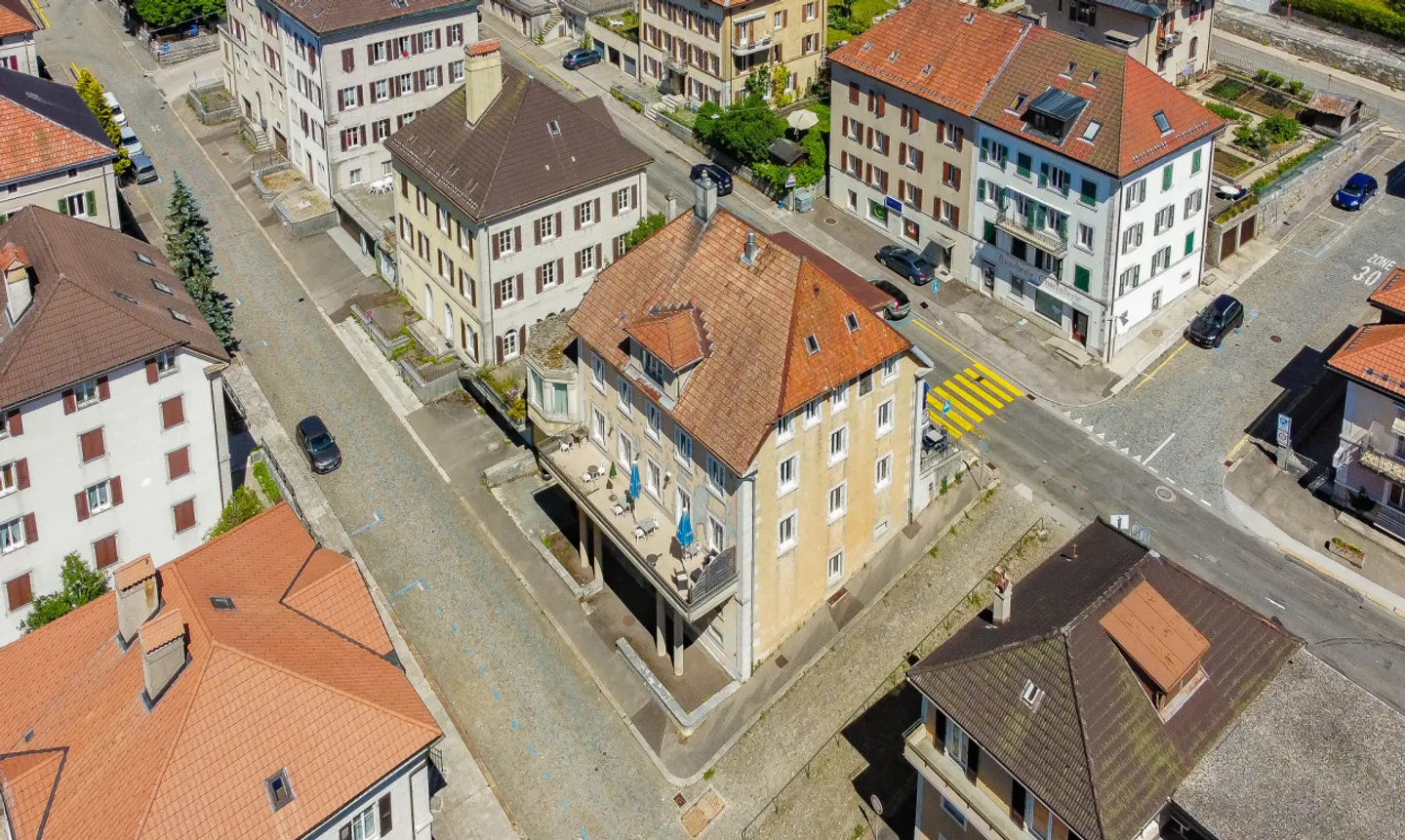 Gemischtes Gebäude mit Gästezimmern - Foto 3 von 13