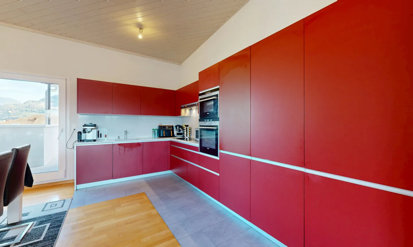 Large Penthouse with 60m² terrace and mountain views. - Photo 8 of 11