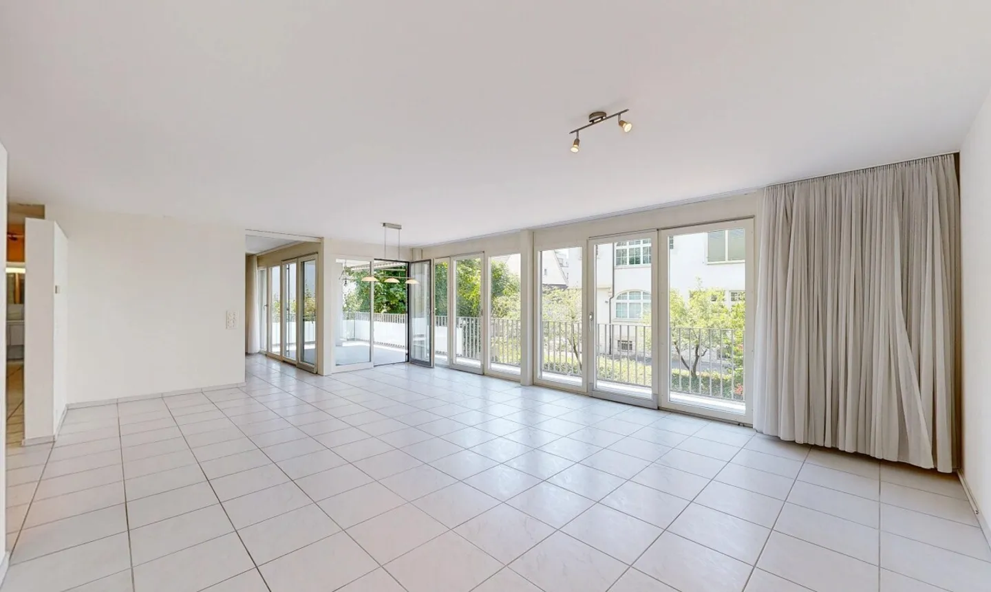 Spacious Apartment with Large Balcony - Photo 2 of 11
