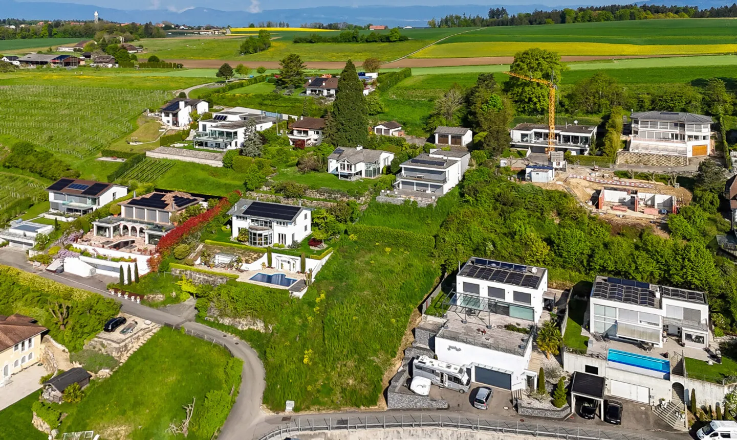 Villa architettonica con vista panoramica sul lago e sulle montagne - Foto 9 di 13