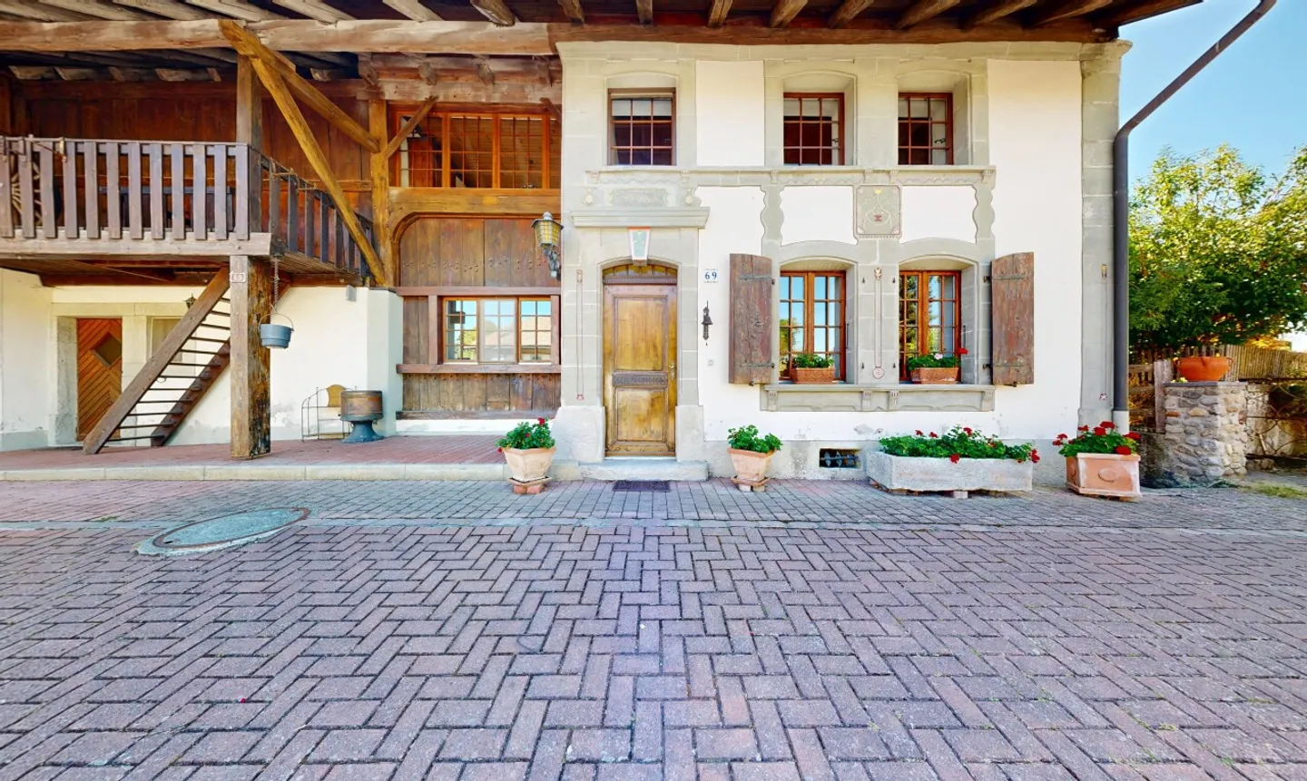Magnifique ferme vaudoise avec possibilité d'agrandissement! - Photo 2 of 11