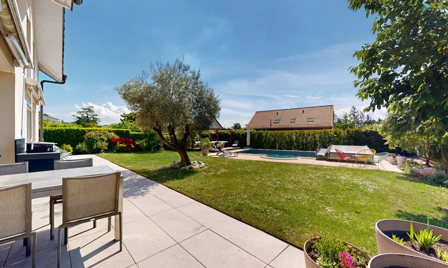 Villa contemporaine avec piscine - Photo 2 sur 13