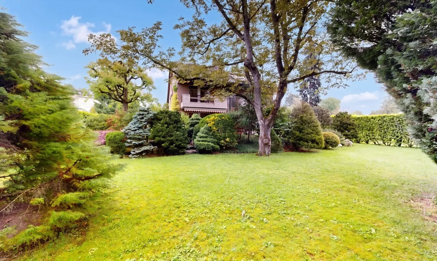 Semi-Detached House with Garden a Few Steps from the Lake - Photo 5 of 11