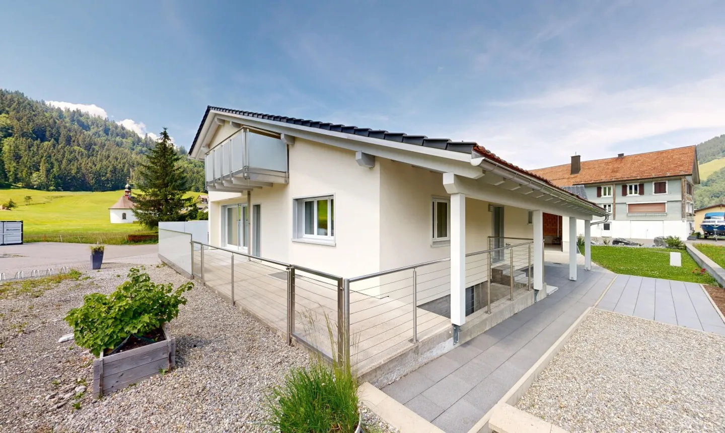 Geräumiges Einfamilienhaus mit Garage - Foto 3 von 11