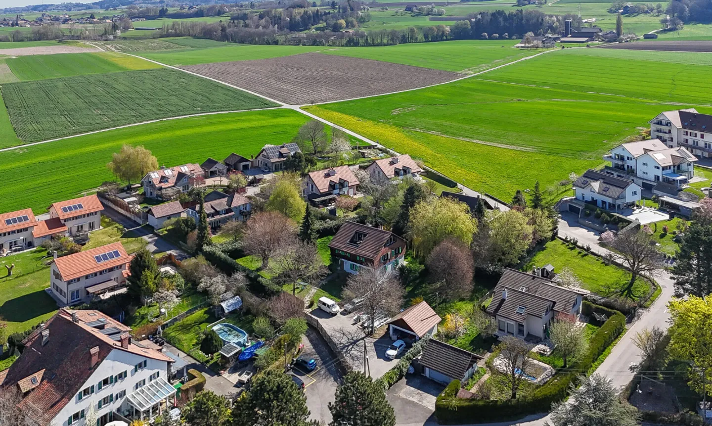 Charmantes Haus mit großem Garten - Foto 2 von 11