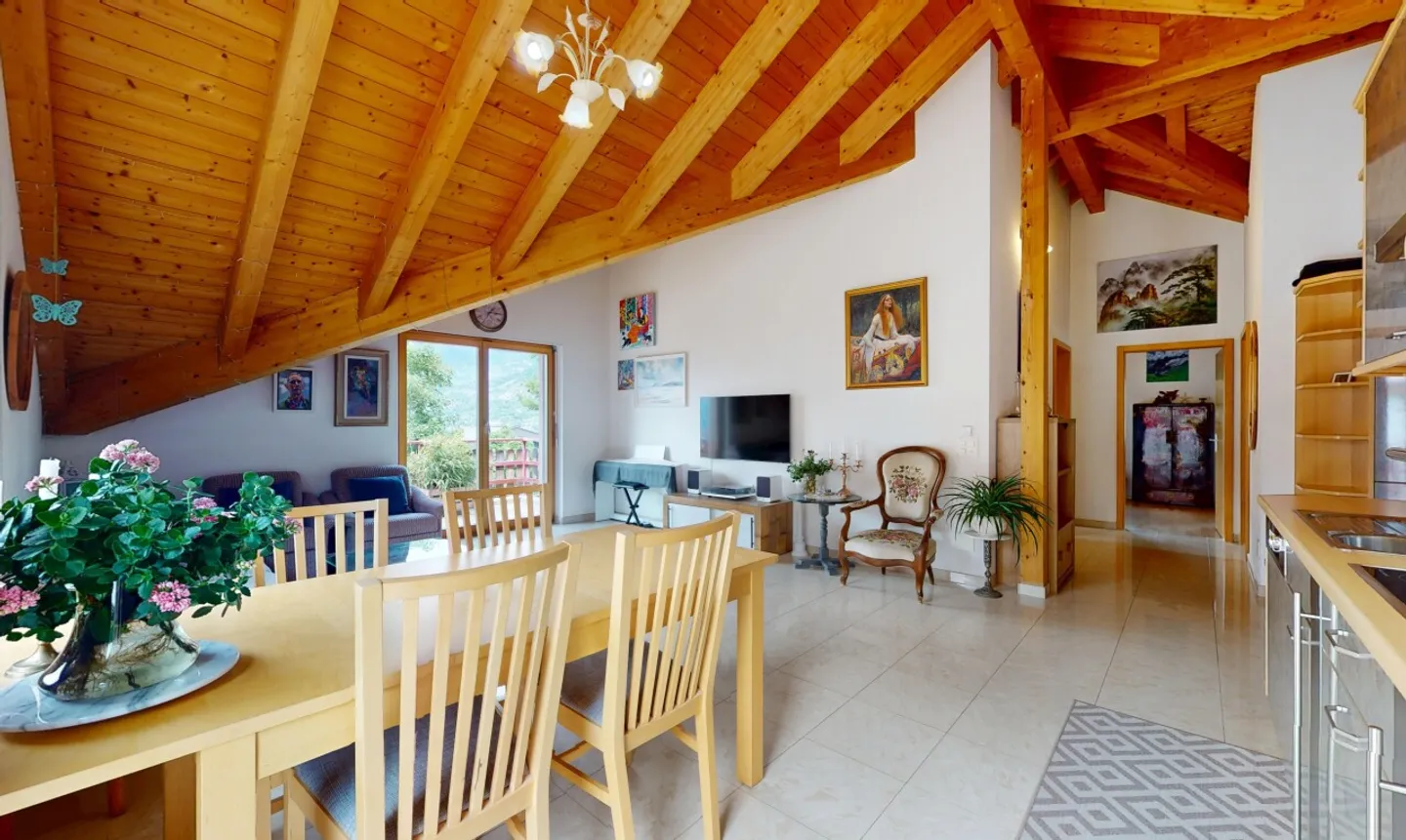 Dachwohnung mit Aussicht &amp; Komfort - Photo 3 of 11