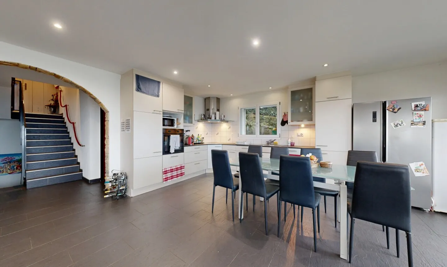 This magnificent house with a view of the lake! - Photo 4 of 11