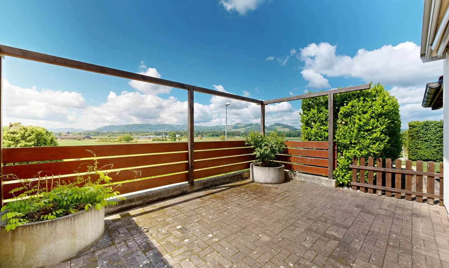 Einfamilienhaus mit viel Privatsphäre und unverbaubarem Ausblick - Photo 5 sur 11