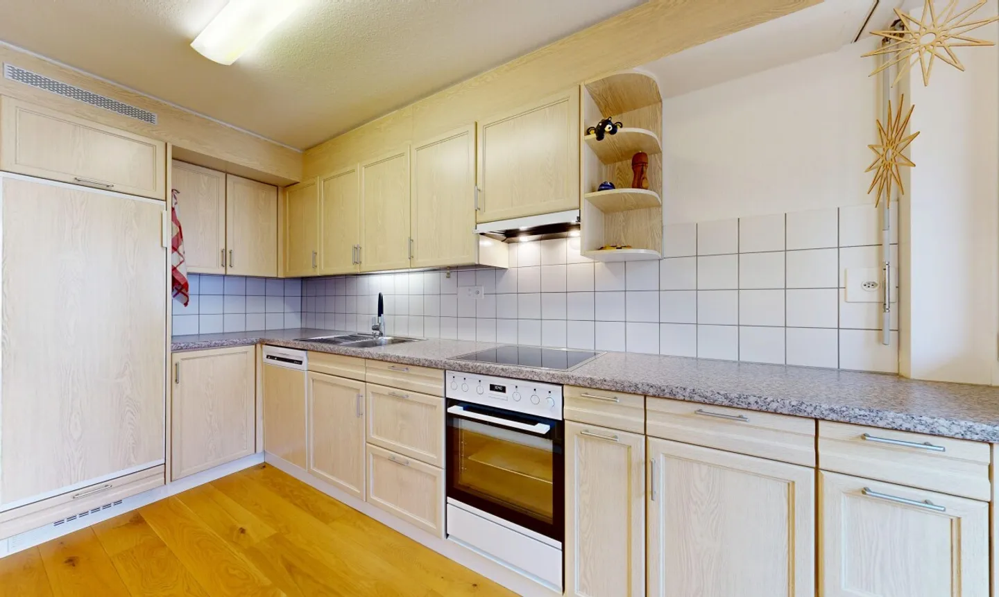 Bonheur de Vie Ensoleillé : Maison de Ville de 5,5 Pièces avec Jardin de Rêve - Photo 5 sur 11