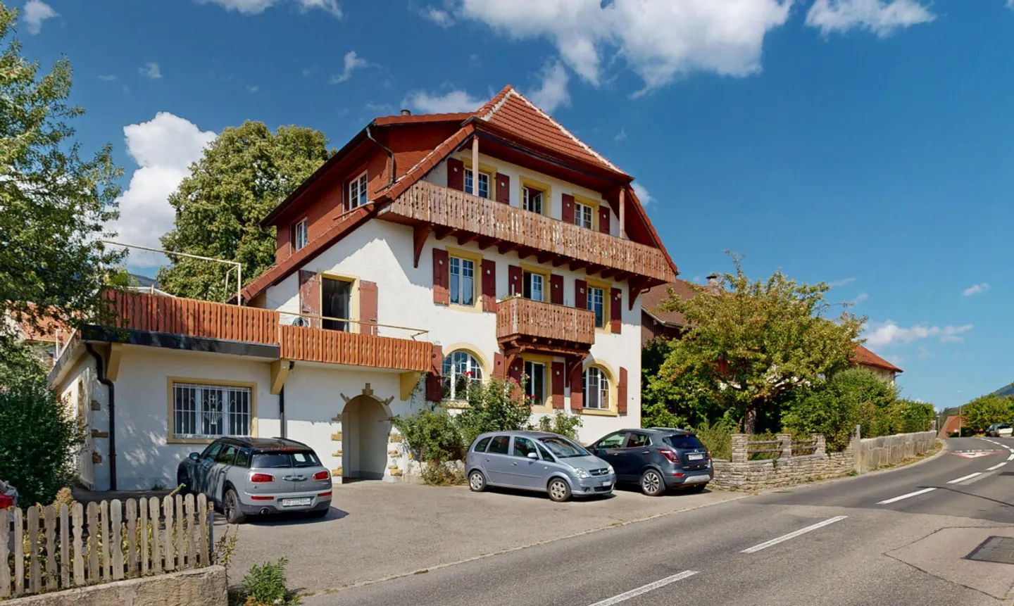 Edificio con 4 appartamenti, garage doppio e spazio di stoccaggio - Foto 3 di 11