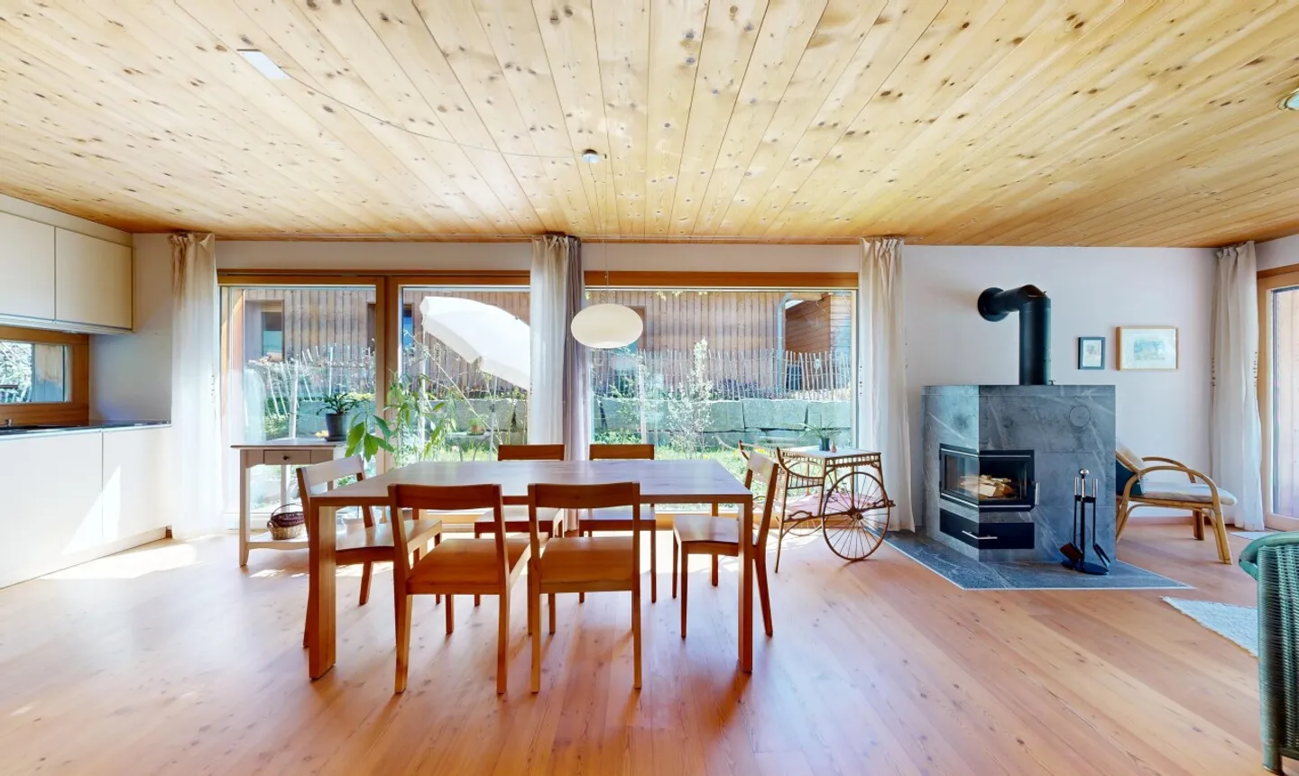 Casa elegante con giardino naturale - Foto 3 di 11