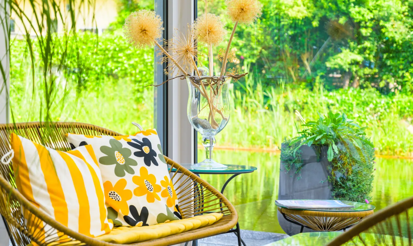 Exclusive EFH in Grabs with natural pool &amp; plenty of privacy - Photo 3 of 13