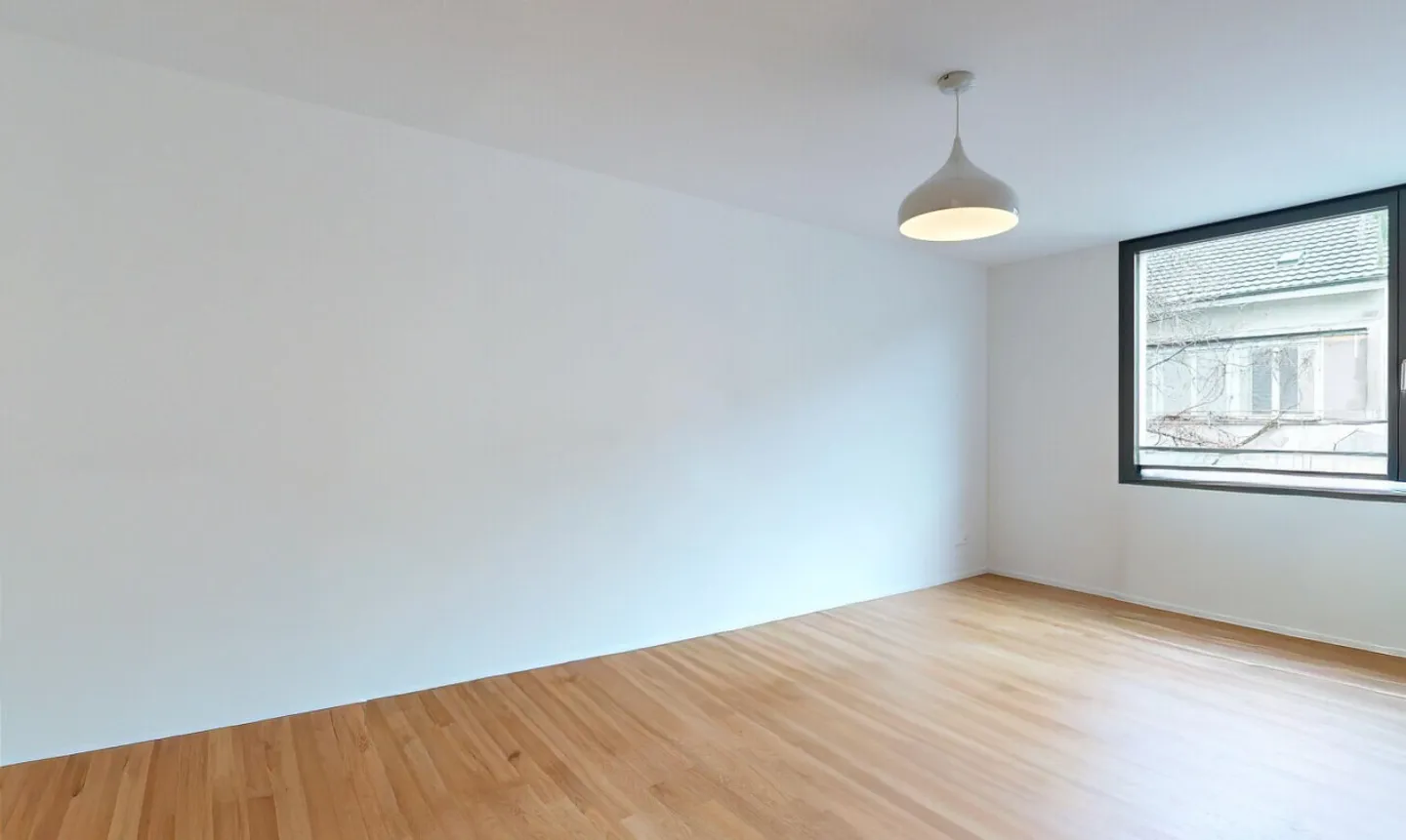 Stylishly renovated townhouse with modern expansion and garden - Photo 10 of 11