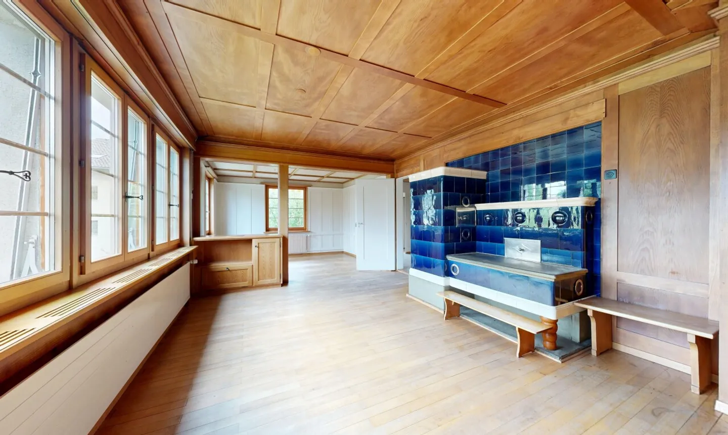 5.5-Zimmer-Einfamilienhaus mit grossem Grundstück und viel Potenzial - Foto 7 von 11