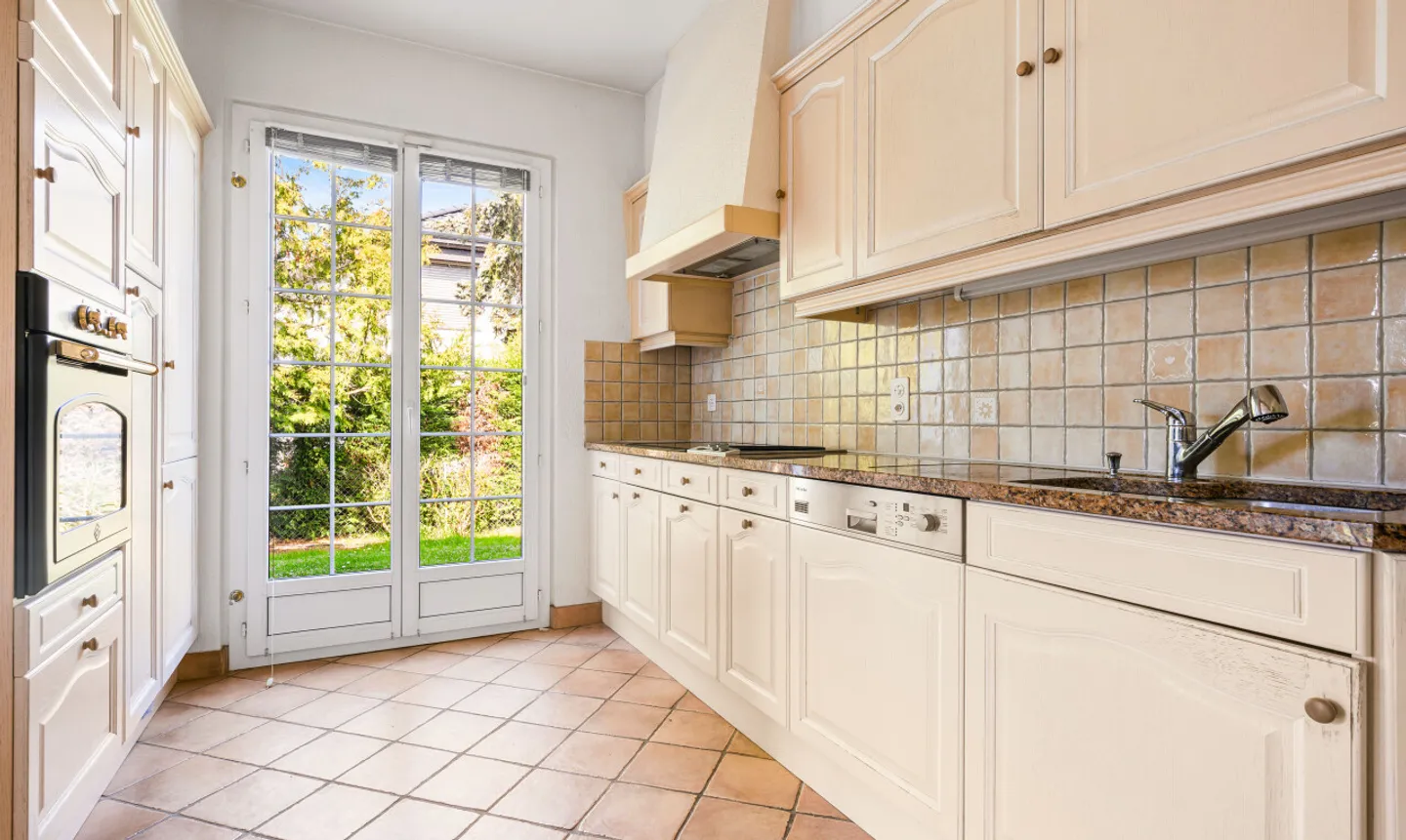 Charming Family Villa - Photo 9 of 11