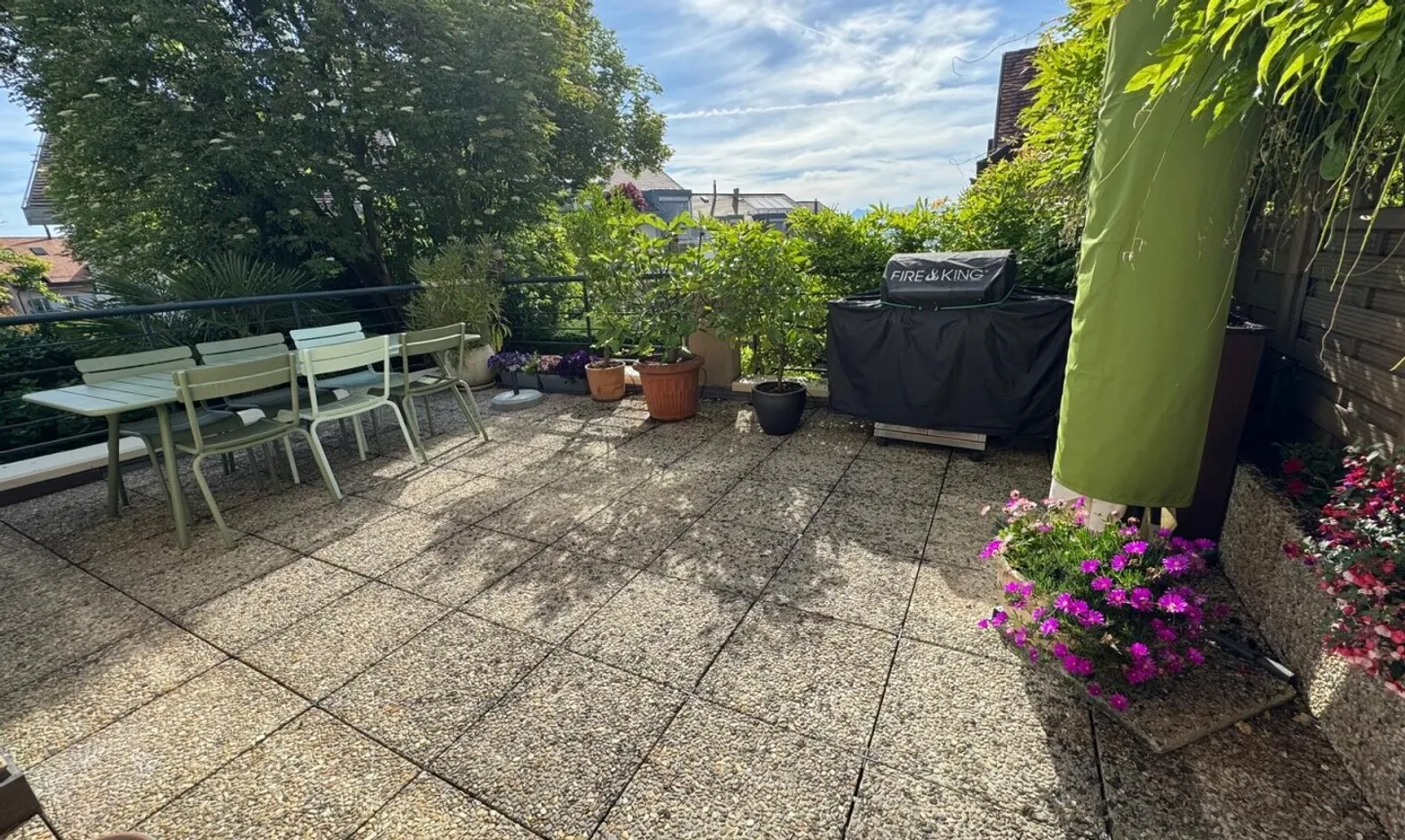 Maison Charmante avec Vue Lac - Photo 2 sur 13