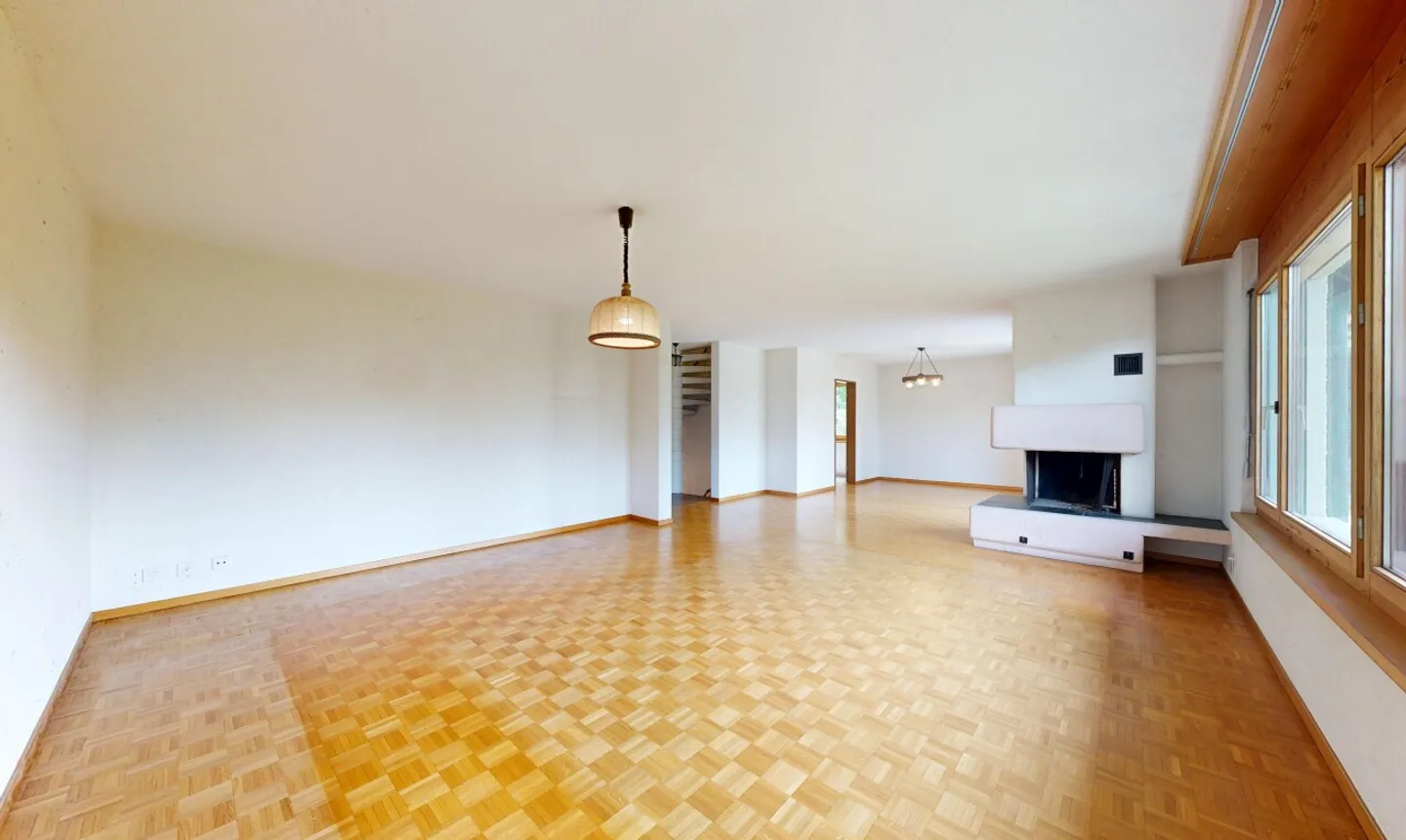 Maison individuelle avec beaucoup de potentiel dans un quartier résidentiel calme - Photo 2 sur 11