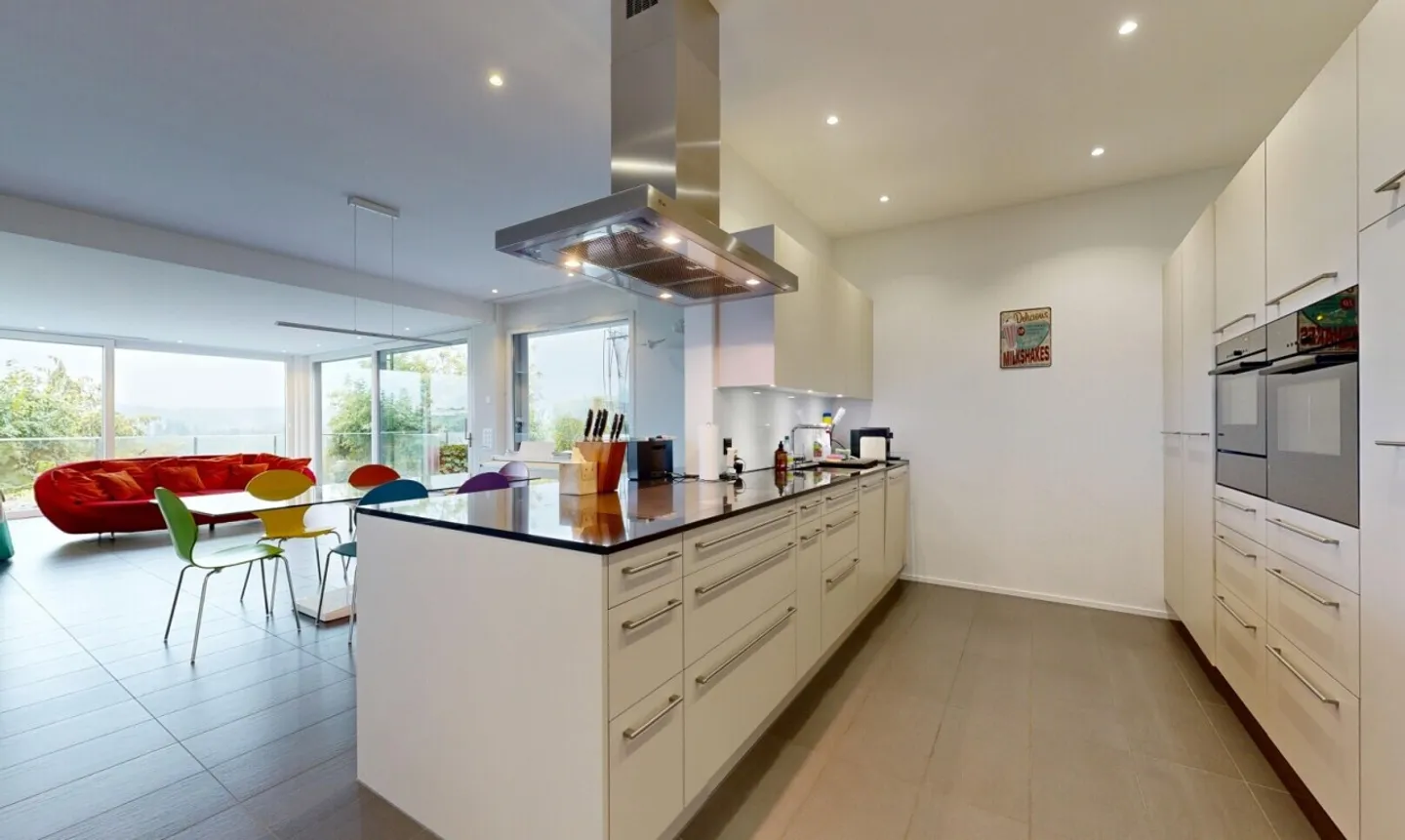 Wohnen mit Weitblick – 4.5-Zimmer-Terrassenwohnung mit Doppelgarage - Photo 4 sur 11