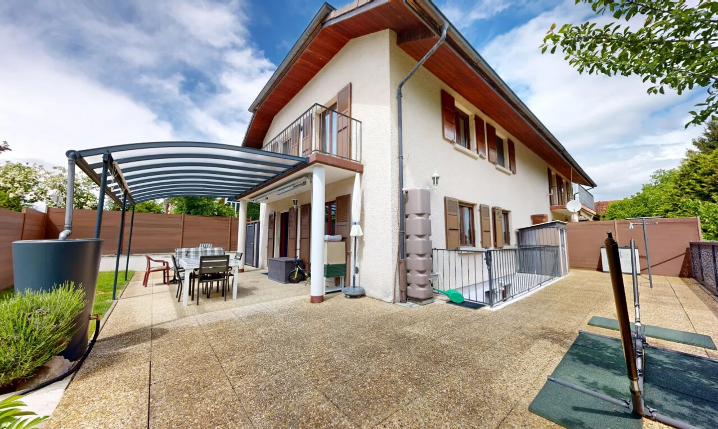 Bright family house with garden - Photo 2 of 13