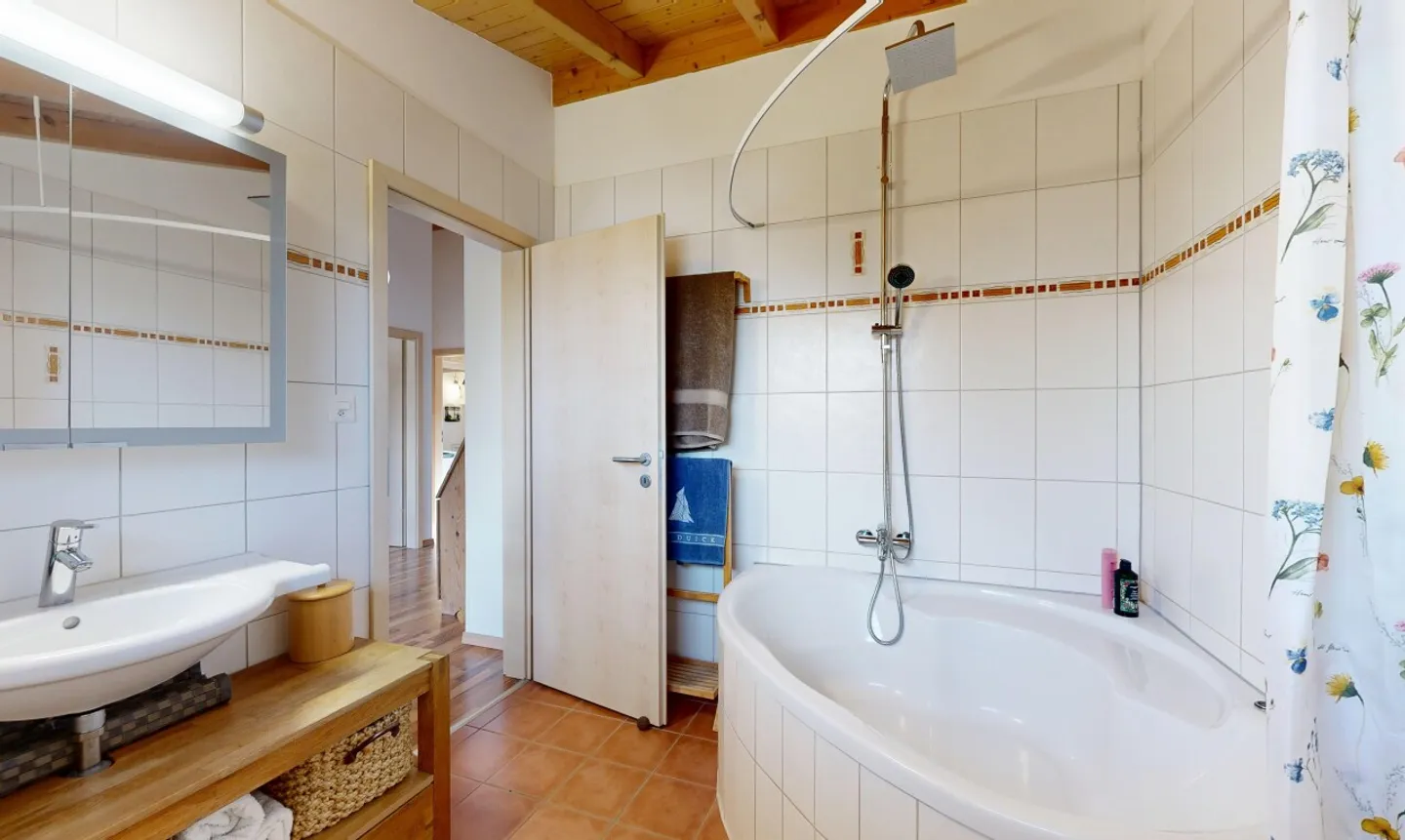 Charming Family Home with Garden - Photo 10 of 11