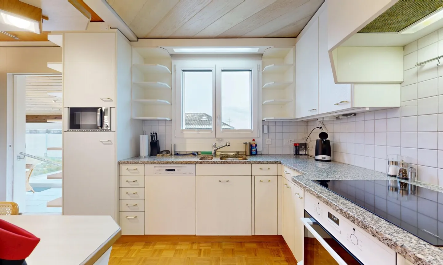 Charmantes 4.5 Zimmer Einfamilienhaus mit grossem Garten inkl. Teich - Foto 5 di 11