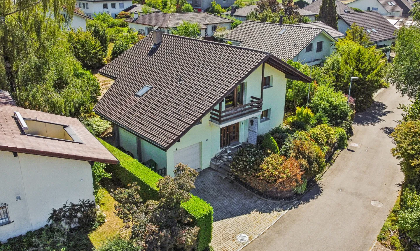 Geräumiges Einfamilienhaus in Kirchlindach - Foto 1 von 11