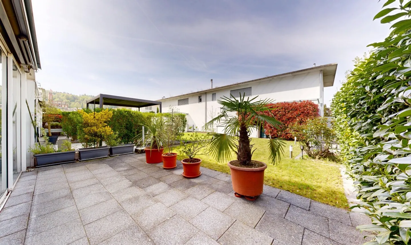 Attractive 5.5-room end-of-terrace house with low-maintenance garden - Photo 12 of 13