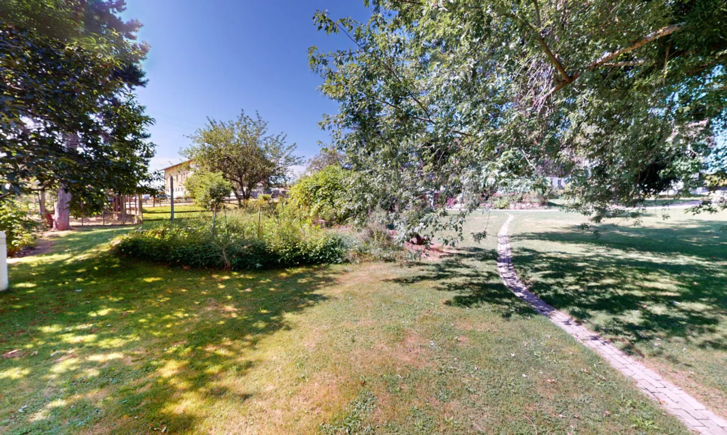 DUPLEX AFFASCINANTE CON GRANDE POTENZIALE DI SVILUPPO A SOTTENS - Foto 8 di 13