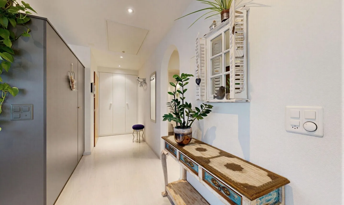 Charmante Dachwohnung mit Aussicht - Foto 10 von 11