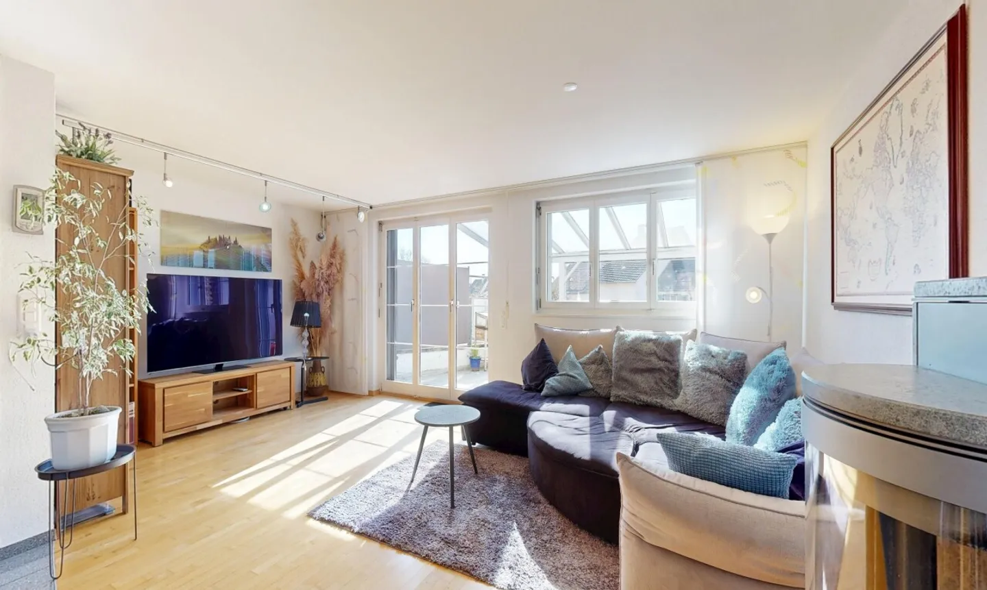 Vivere spazioso con terrazza, giardino e tanto comfort - Foto 3 di 11