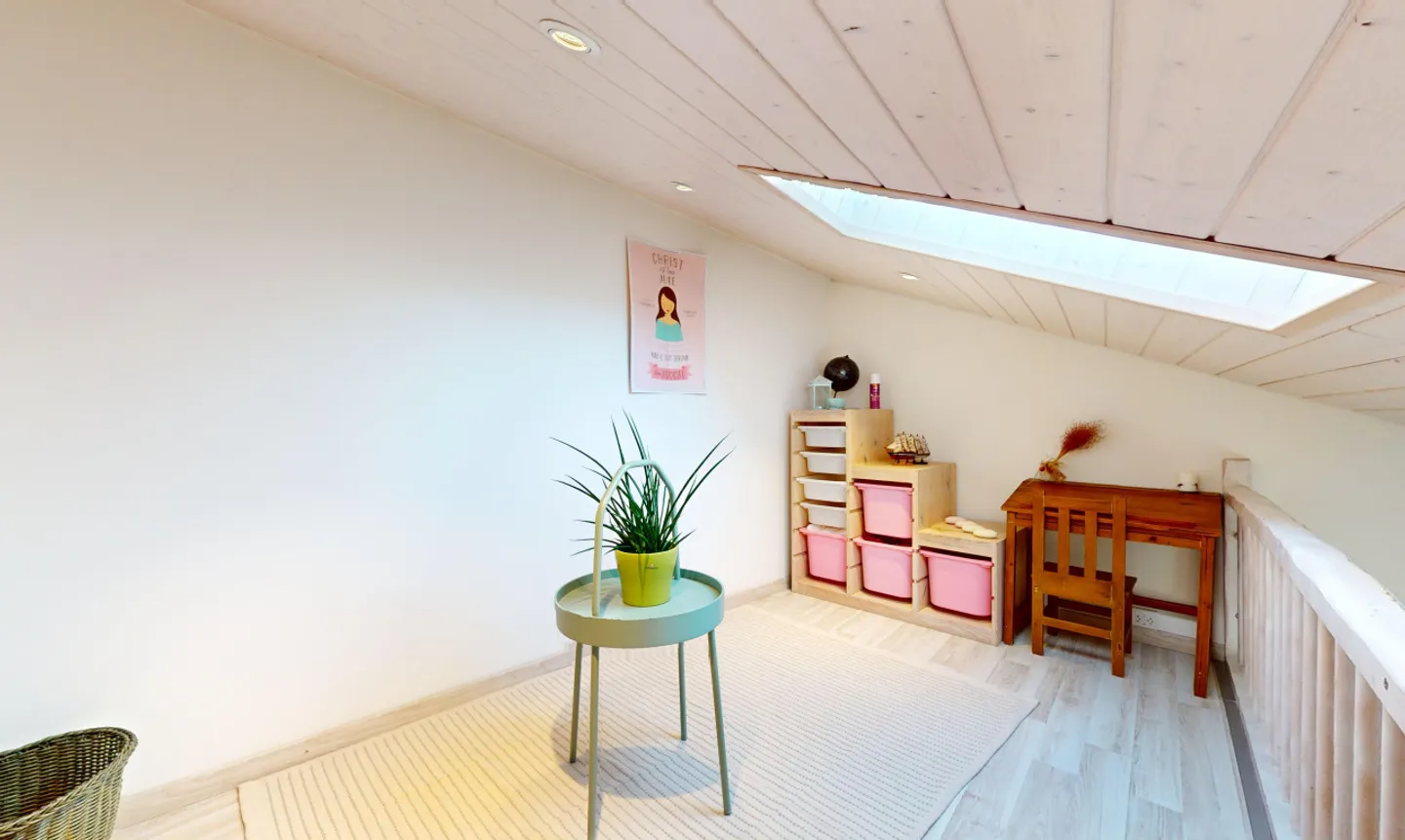 Superb fully renovated village house with independent garden - Photo 12 of 13