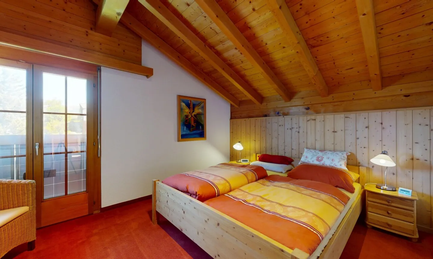 Charmante Dachwohnung mit Bergblick - Foto 7 von 11