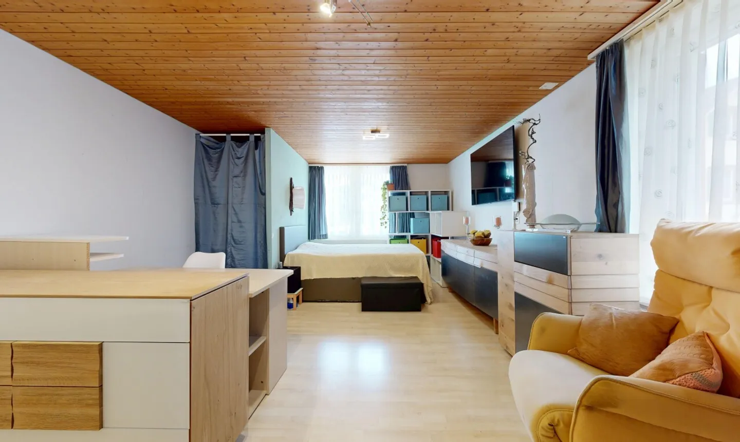 Charming 5-room corner terraced house in a sought-after location in Bottighofen - Photo 10 of 11