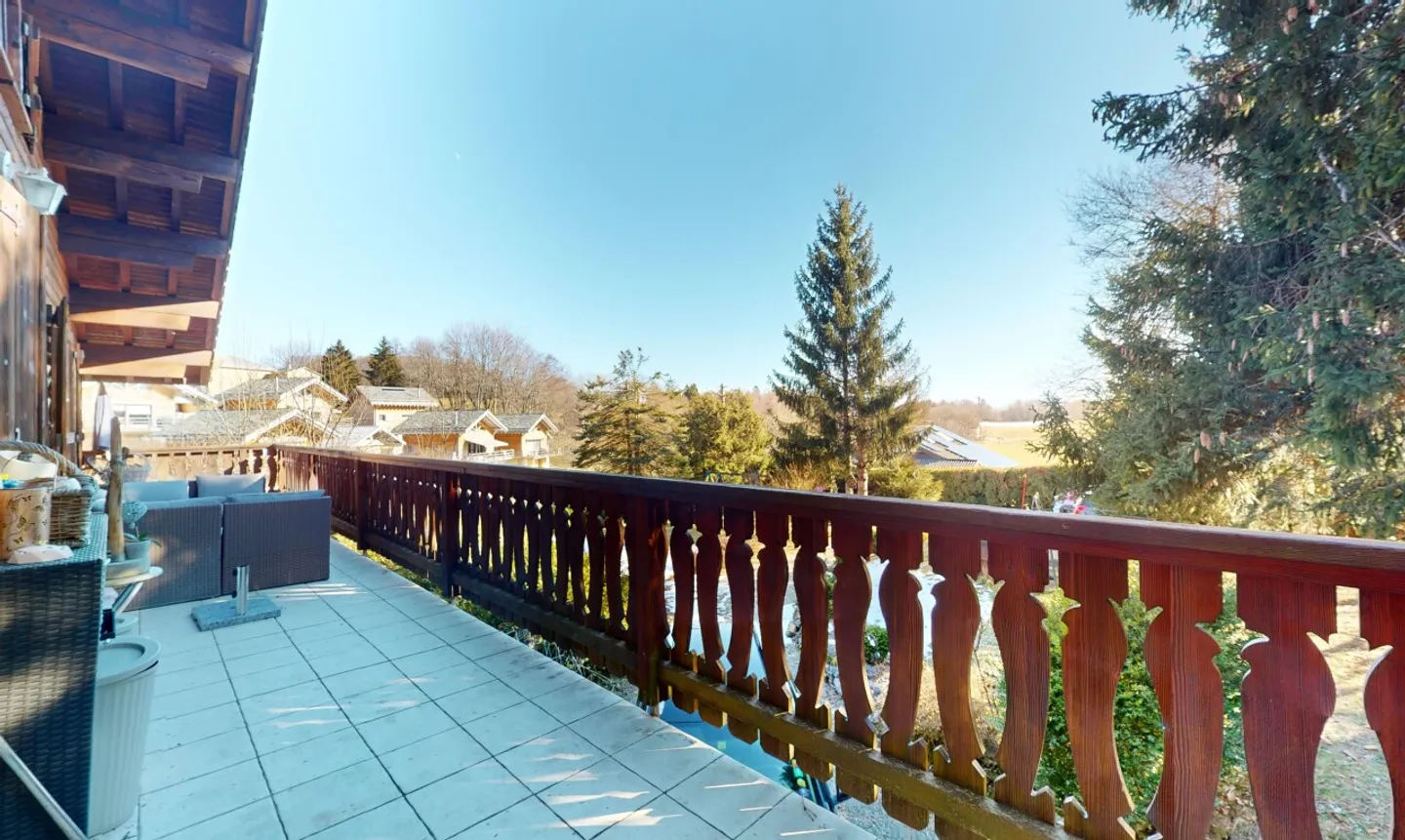 Chalet familiare con grande giardino - Foto 2 di 11