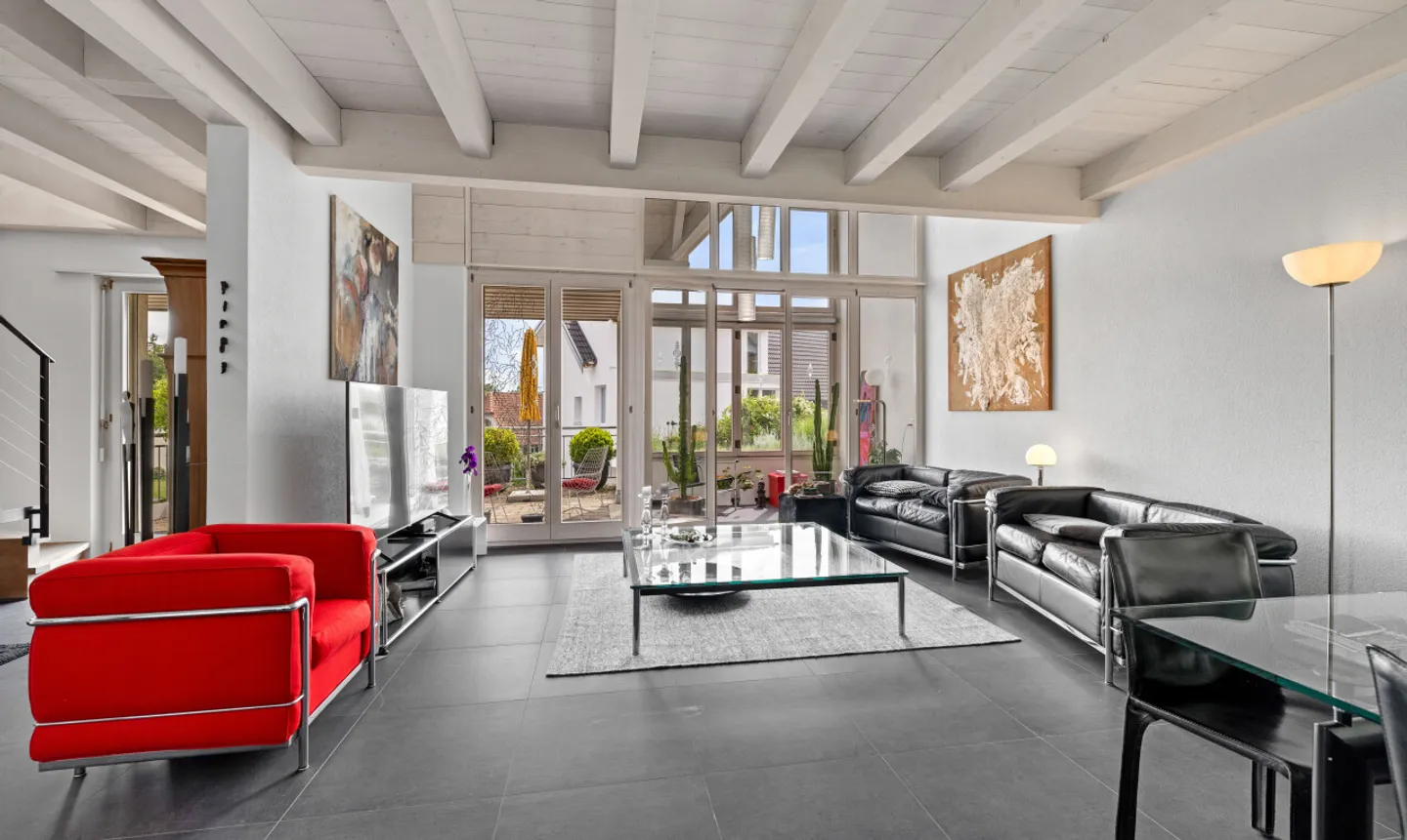 Casa bifamiliare con studio in posizione centrale a Orpund vicino a Biel BE - Foto 4 di 13