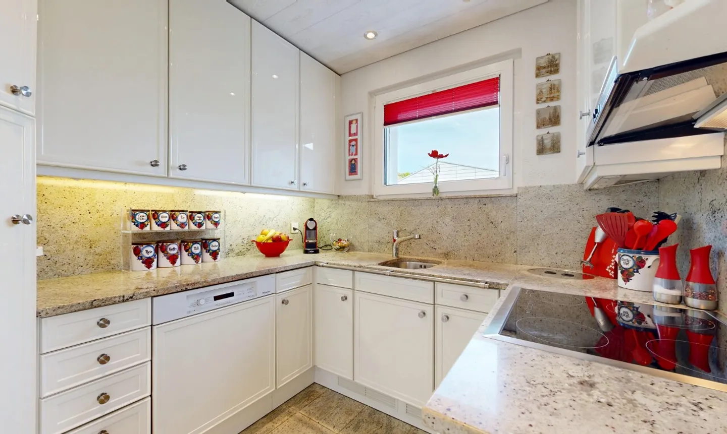 Spacious Detached House with Panoramic Views in Zuzwil - Photo 5 of 11