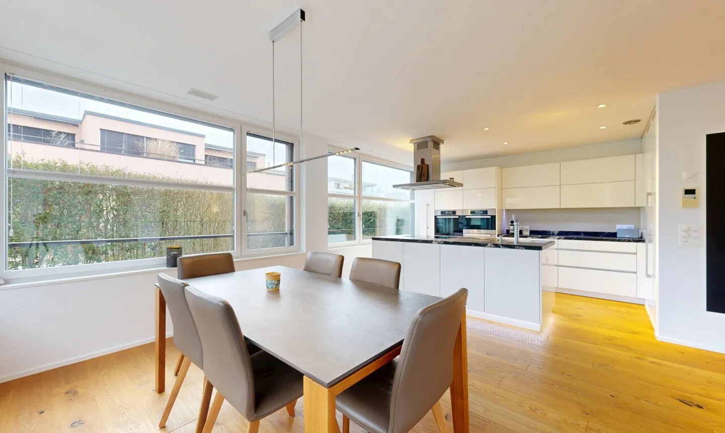 Modernes Einfamilien-Eckhaus mit sonnigem Garten - Photo 2 of 11