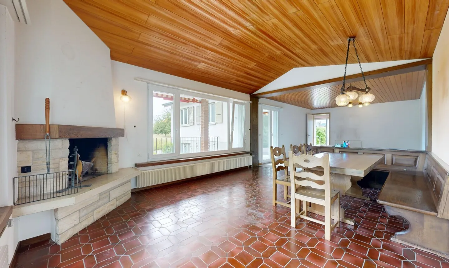 Single-family house with separate studio - Photo 4 of 11