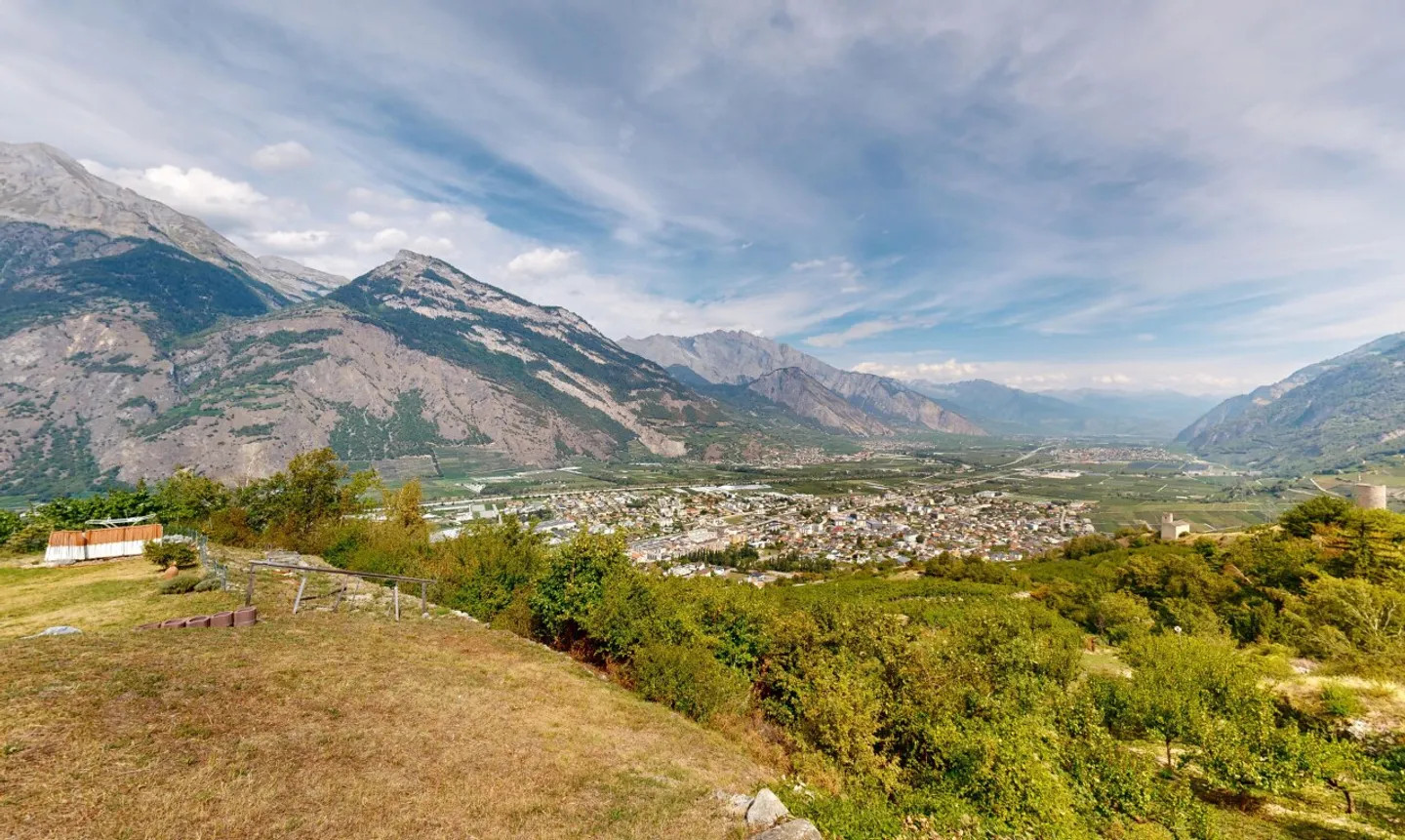 Maison rénovée avec grand jardin et vue sur les montagnes à Saxon - Foto 2 di 11