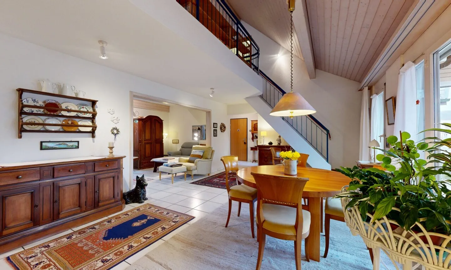 Exclusive penthouse maisonette with large terrace and development potential - Photo 3 of 13