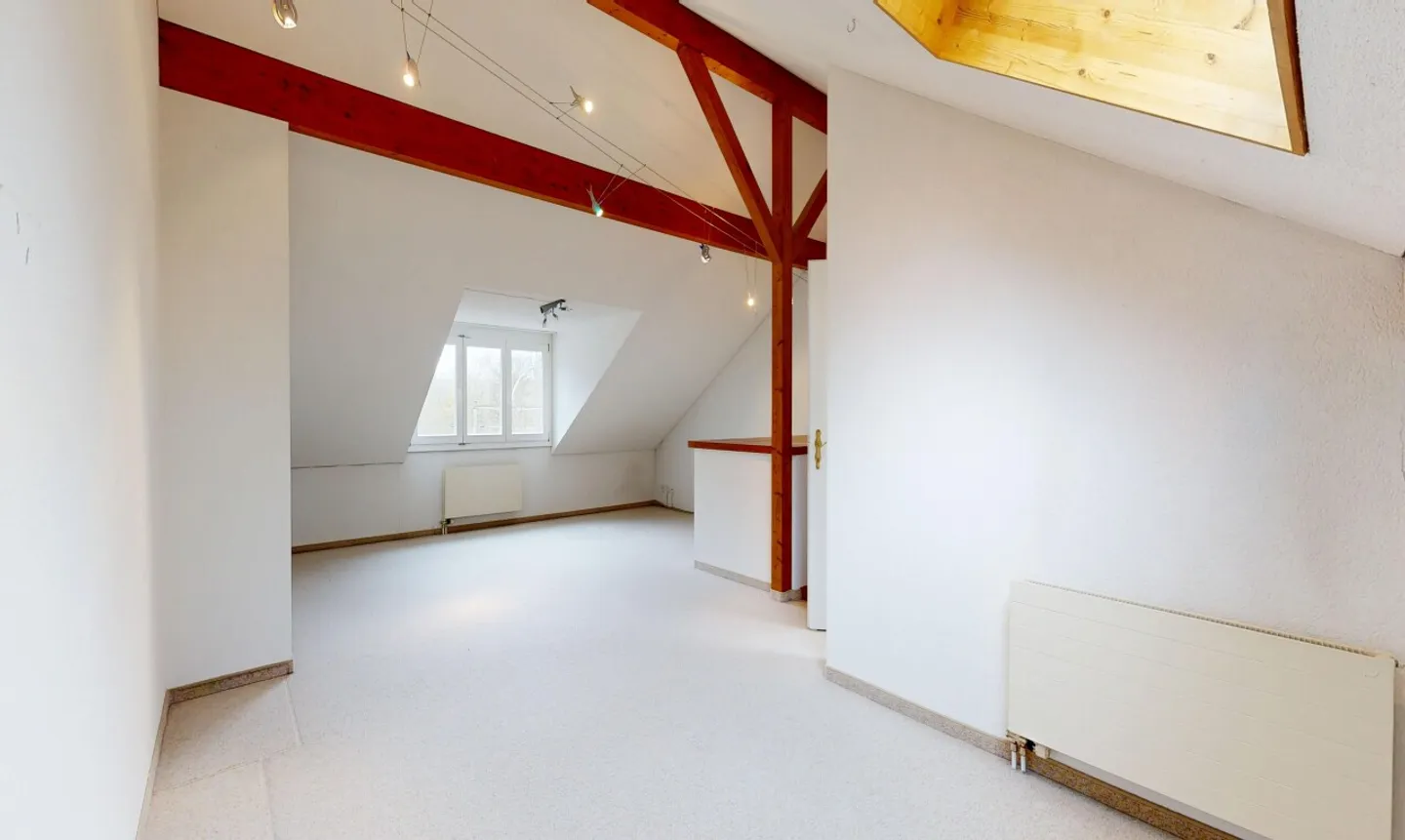 5.5 Room Terraced House with Garden, Converted Attic & Stair Lift - Photo 9 of 11