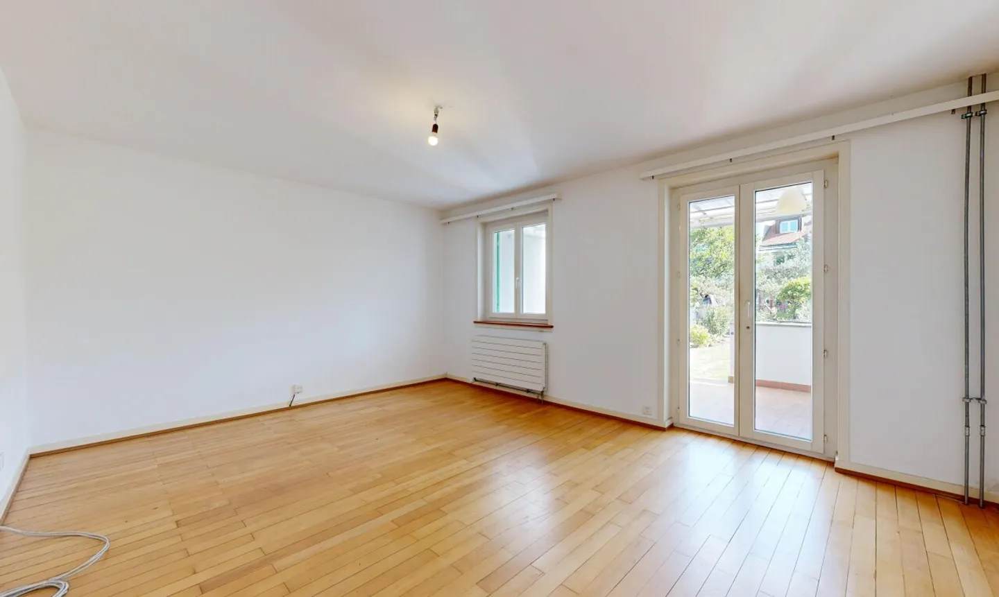 Classic Charm, Modern Living - Terraced House with Expansion Potential - Photo 4 of 11