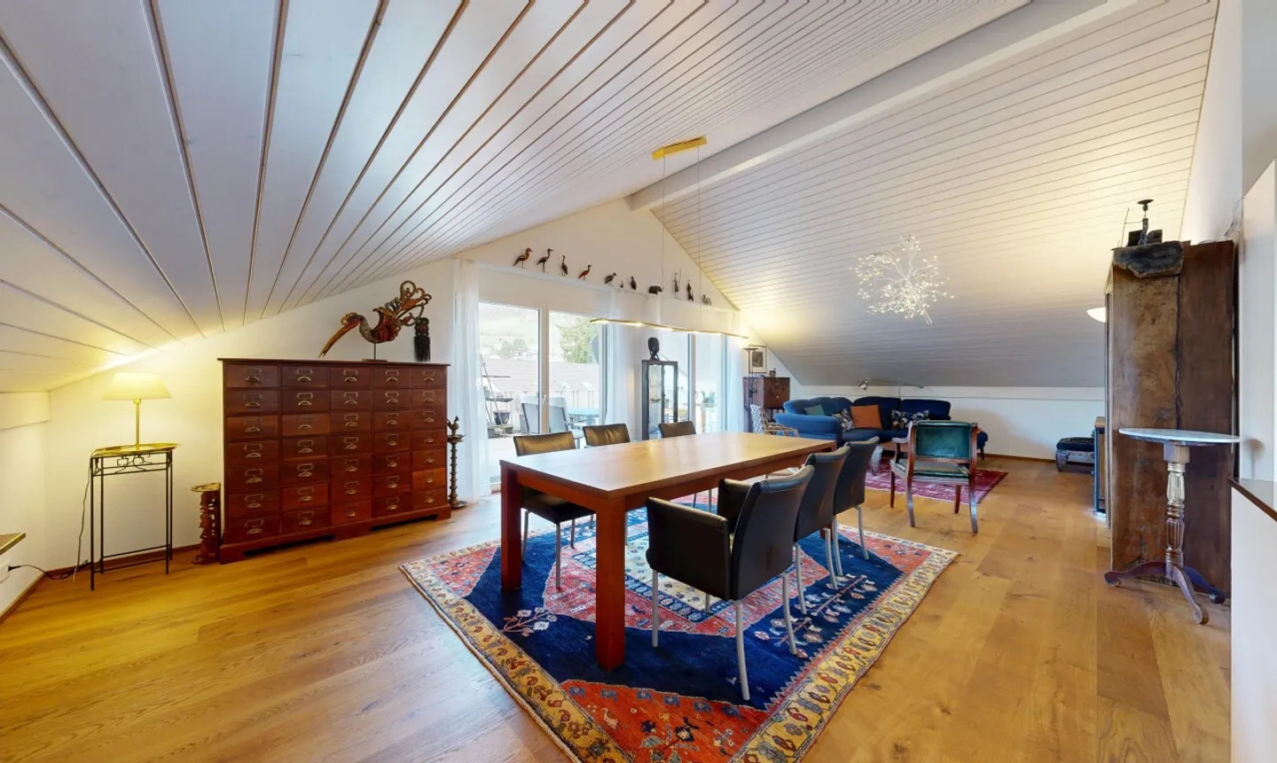 Exklusive 5.5-Attika mit Terrasse, Sauna und viel Platz - Foto 2 di 11