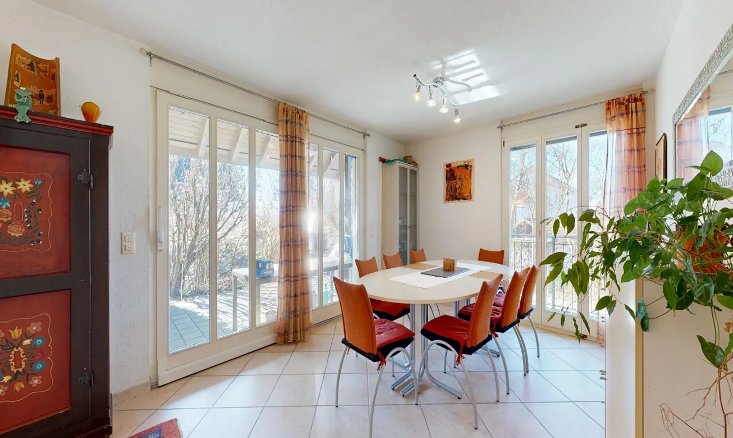 Spacious Home for the Whole Family - Photo 4 of 11