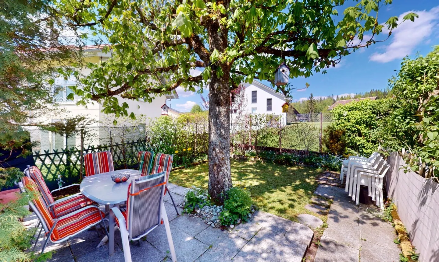 Geräumige Villa mit großem Potenzial, ruhig, mit unabhängiger Wohnung - Foto 7 von 11