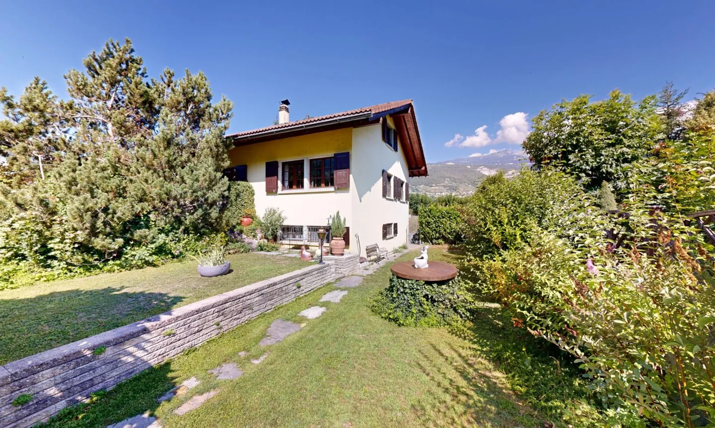 Magnifica proprietà con un ampio terreno a Chalais - Foto 1 di 11