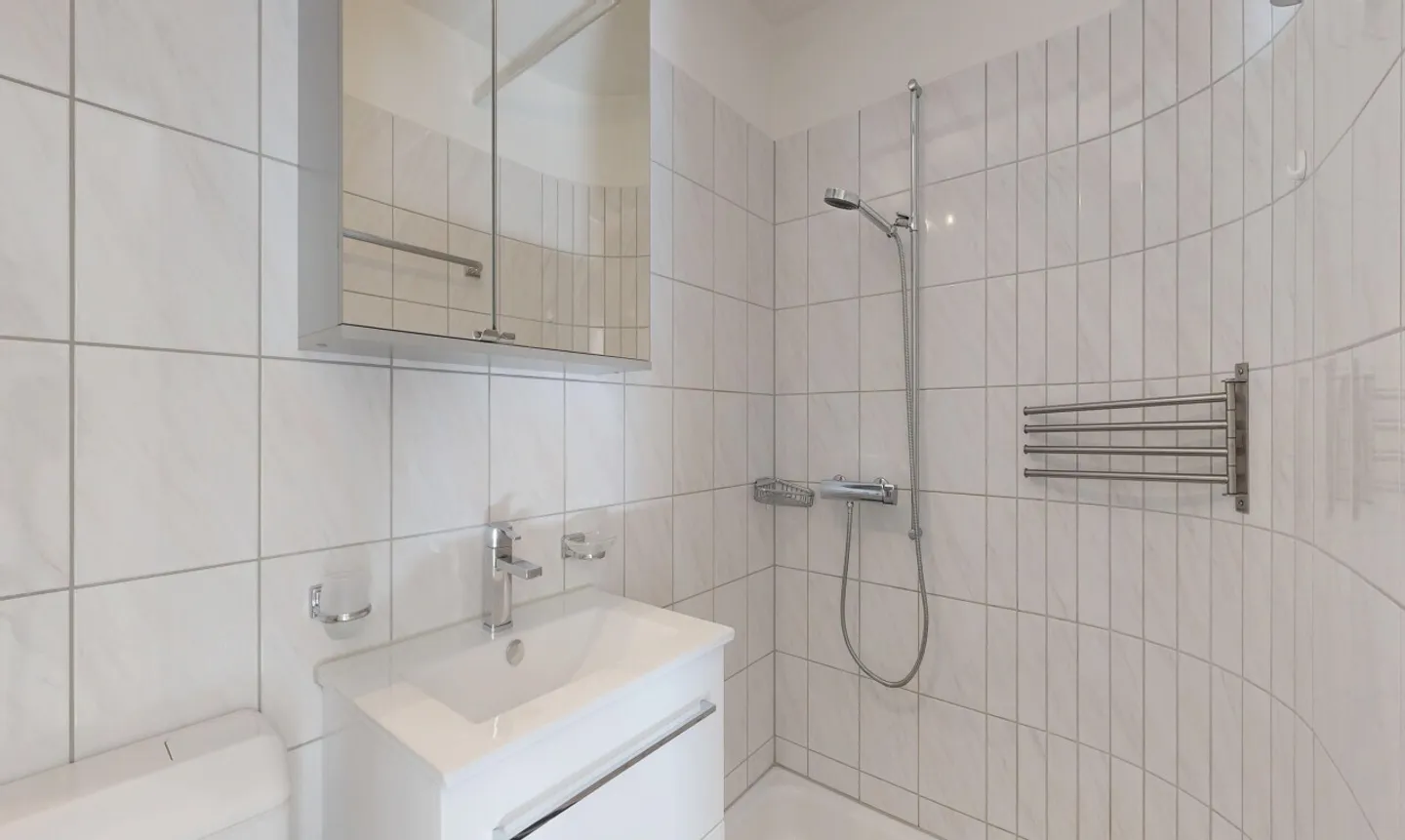 Maison de ville d'angle avec jardin et intimité près de Zurich - Photo 8 sur 11