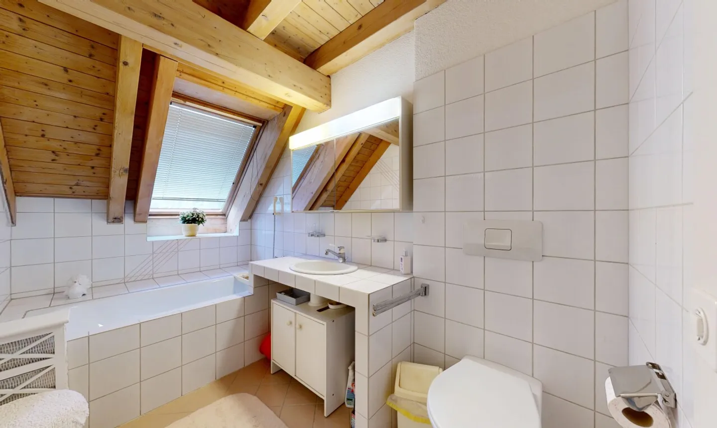 Terraced house with plenty of space for living and working - Photo 10 of 11