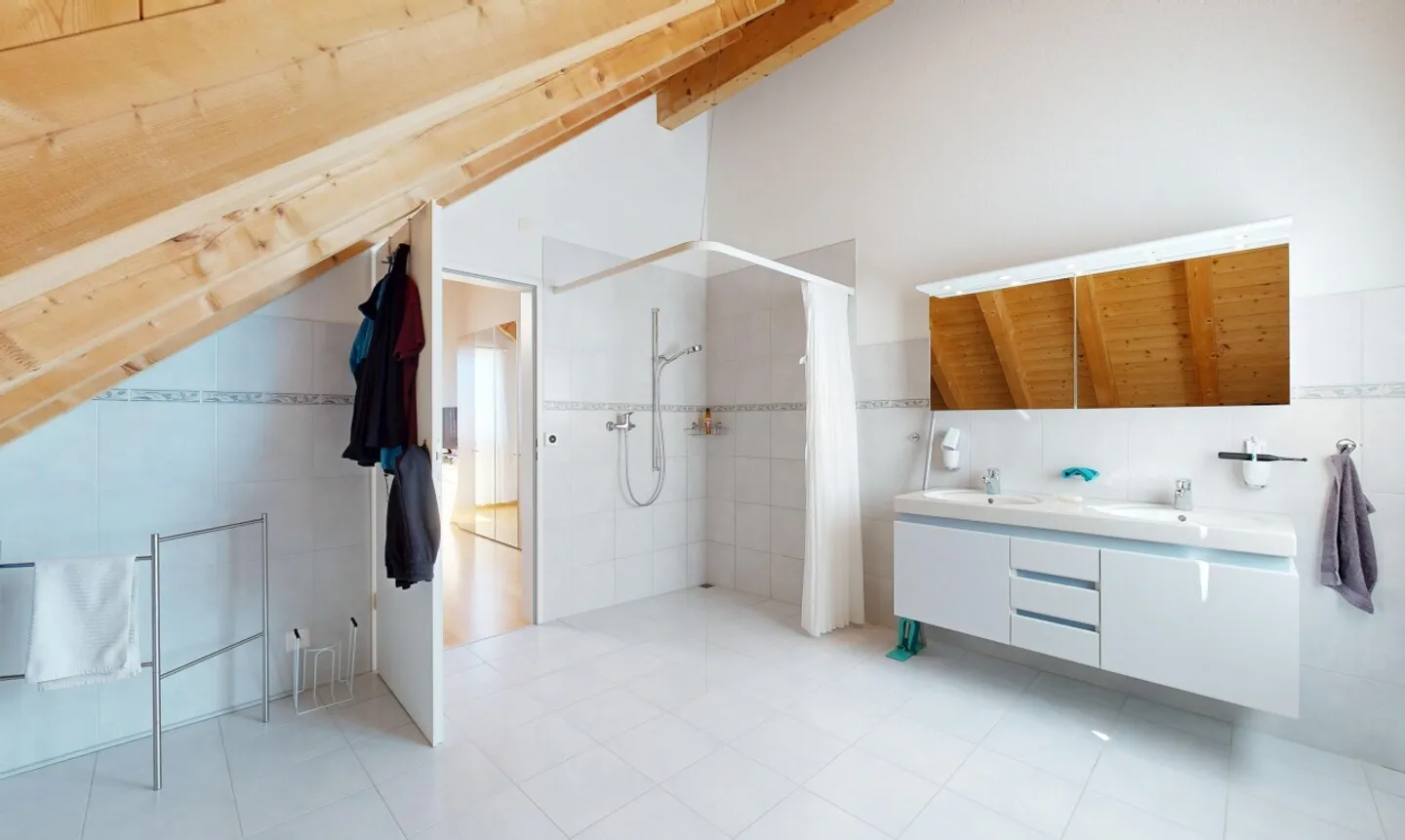 Maison individuelle spacieuse de 5,5 pièces dans un emplacement idyllique - Photo 10 sur 11